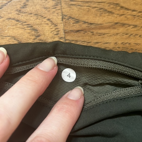 Reflective dot speed up shorts - Picture 3 of 3